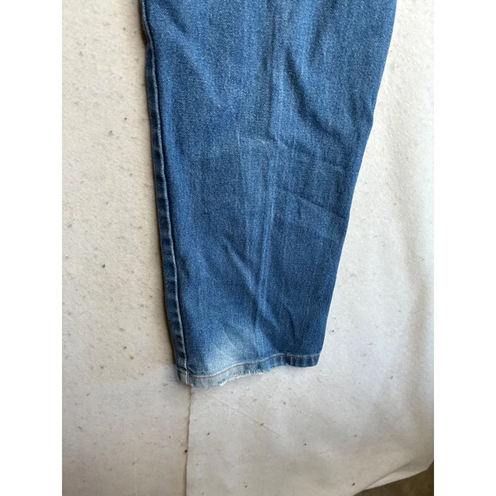 Wrangler Cowboy Cut Mens 35x30 Medium Wash Blue Denim Straight Leg Jeans A201